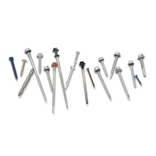 Diversos parafusos são mostrados na imagem, da esquerda para direita temos um parafuso para concreto, um chipboard, um parafuso para telha galvanizada, um para drywall e muitos outros de nosso catálogo.